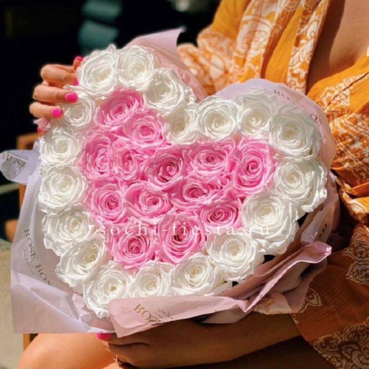 Бокс сердце с розами №2 в Адлере