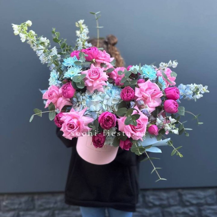 Авторская шляпная коробка в Адлере