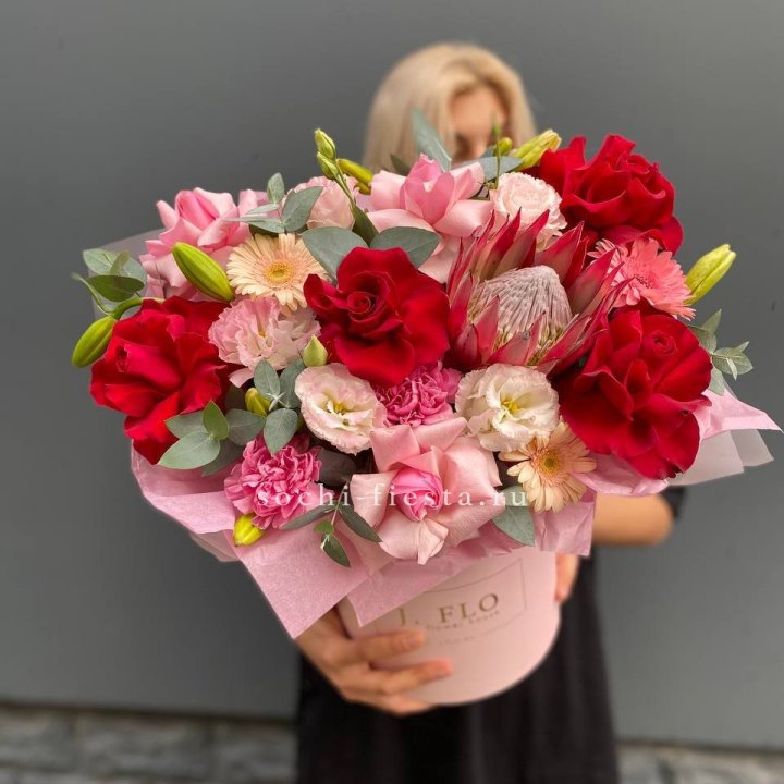 Коробка "Краски солнца" в Адлере