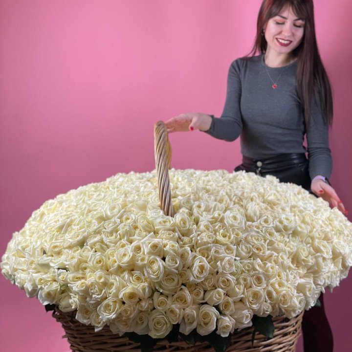 1001 белая роза в Адлере