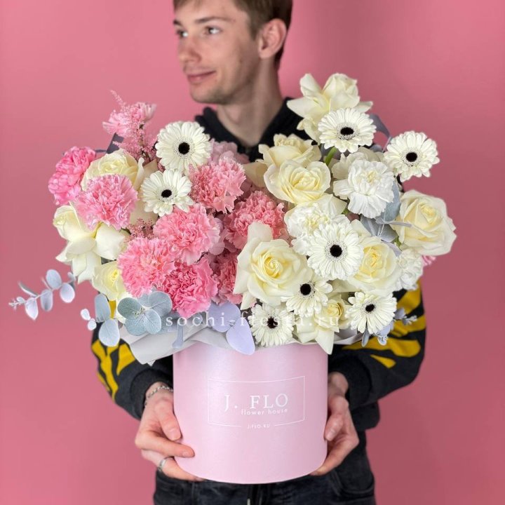 Дизайнерский бокс "Indira" с доставкой в Адлере