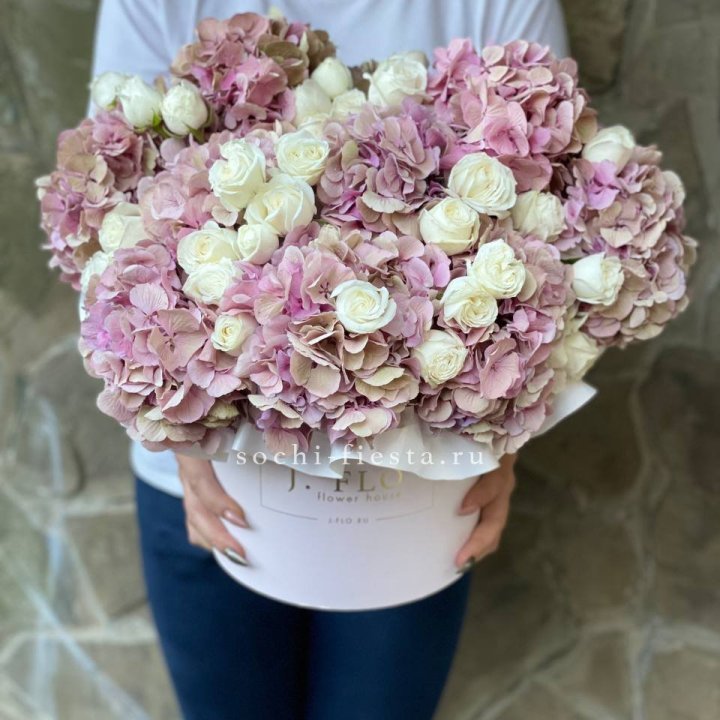 Бокс "Изобела пинк" в Адлере