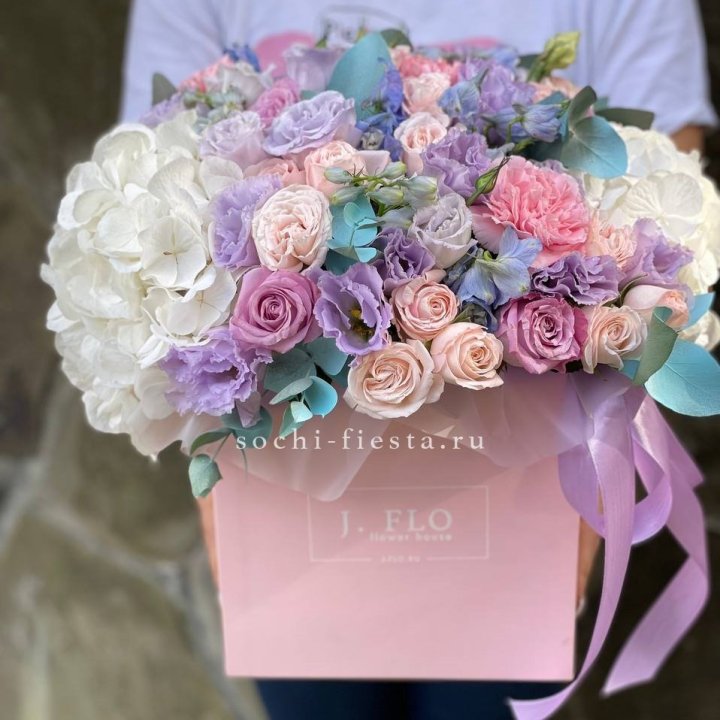 Цветочный бокс макси каб в Адлере