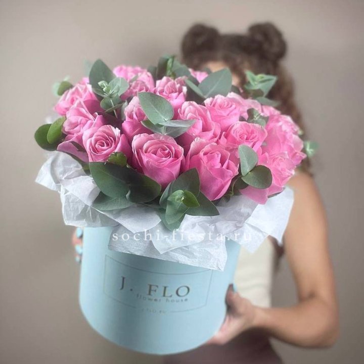 Бокс 27 роз в Адлере