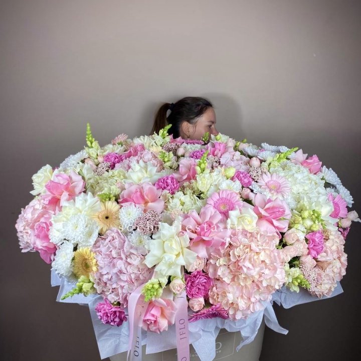 Корзина цветов «Rainbow» в Адлере