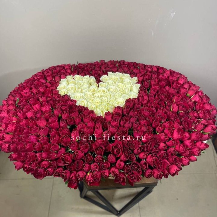 501 роза в корзине в Адлере