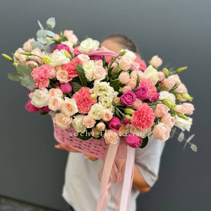 Цветочная корзина Florence в Адлере