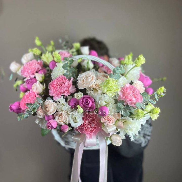 Корзина "Яркая" в Адлере