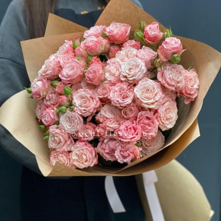 Пионовидные розы Bombastic №2 в Адлере