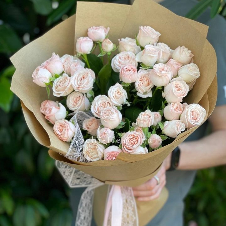 Кустовые розы букет №1 в Адлере