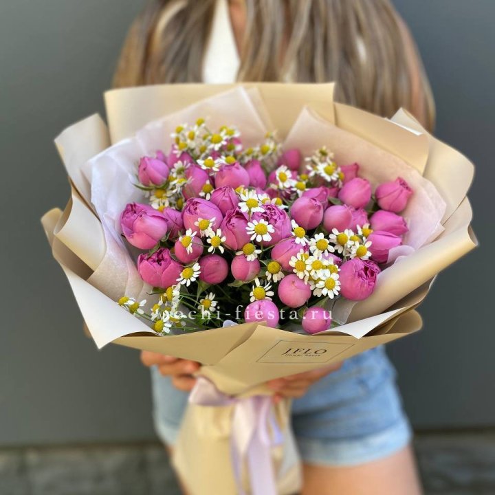 Дуобукет мисти с ромашками  в Адлере