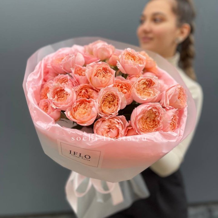 Букет из пионовидных роз Джульетта в Адлере