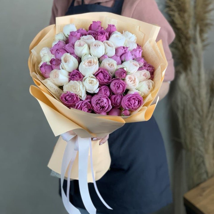 Букет кустовых роз Джулиана в Адлере