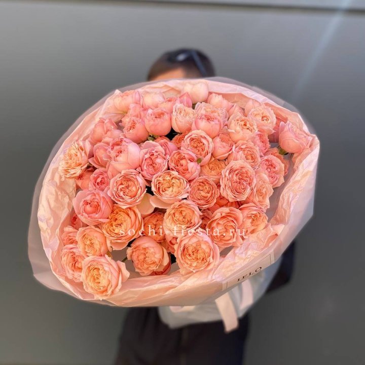 Букет из 21 пионовидной розы Джульетта в Адлере