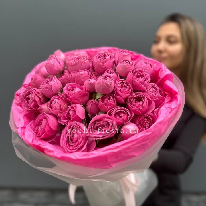 Букет из пионовидных роз  в Адлере