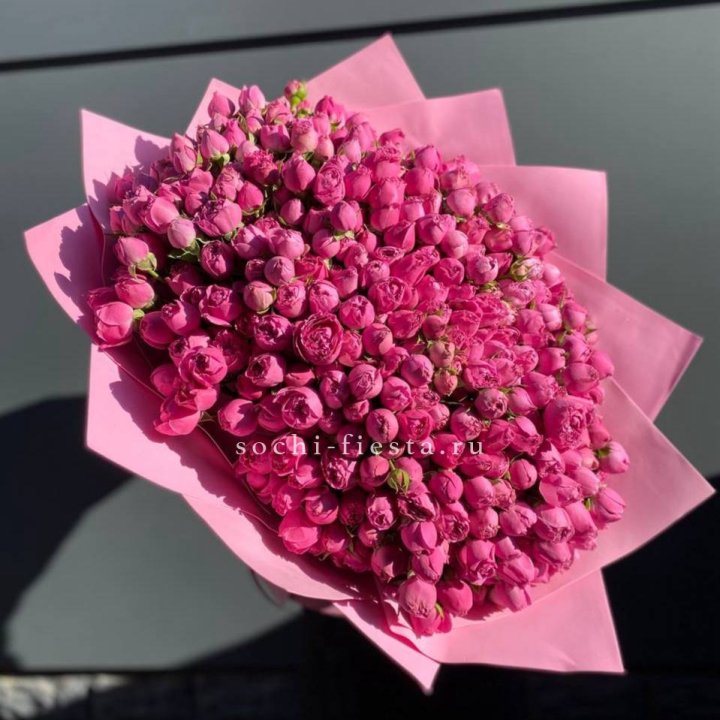 151 кустовая роза в Адлере