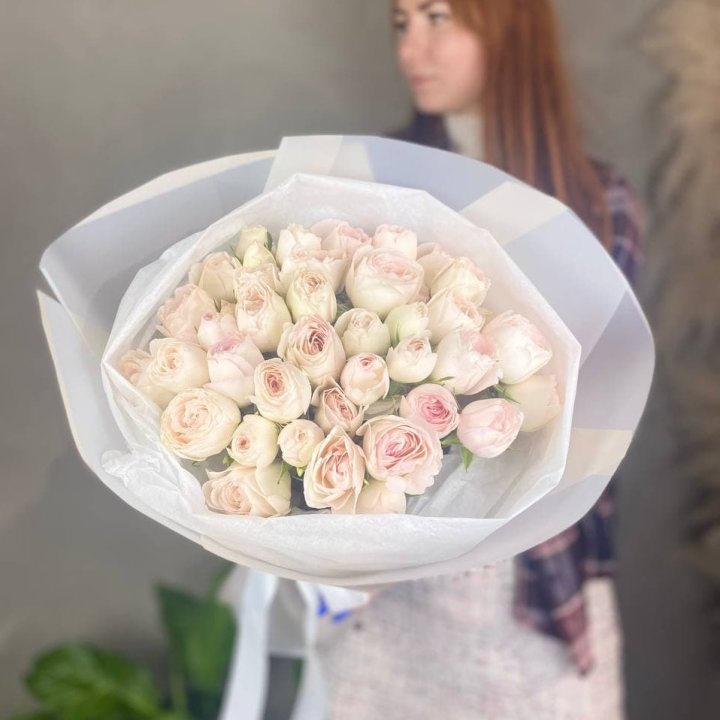 Букет кустовых роз в Адлере