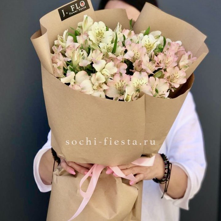 17  альстромерий в крафте в Адлере