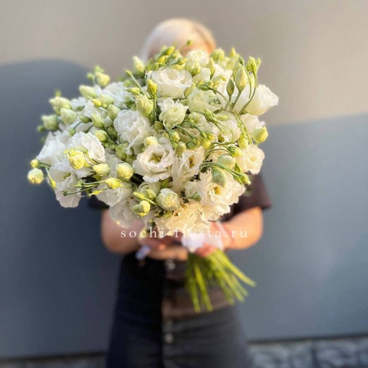 Букет эустом под ленту  в Адлере