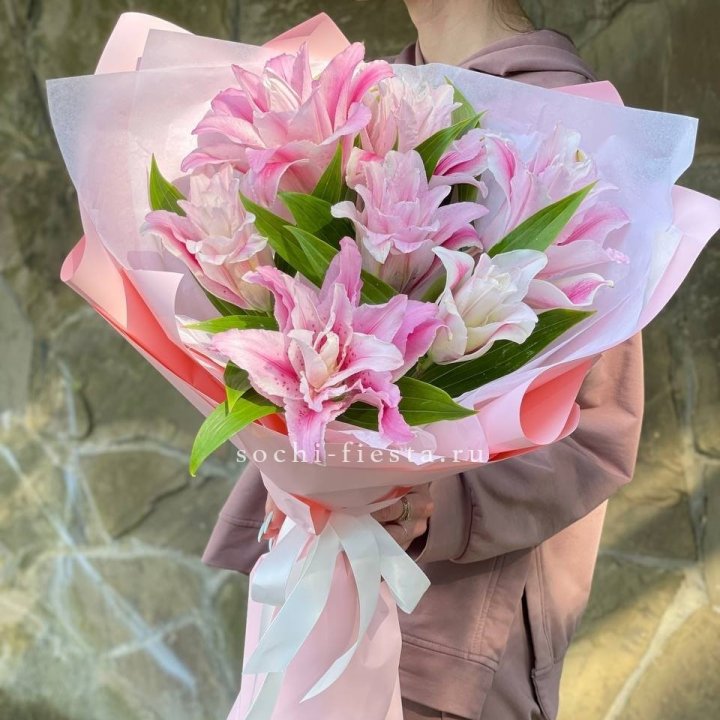 Букет пионовидных лилий №2 в Адлере