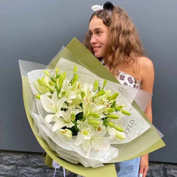 Букет  лилий "Изумруд" в Адлере