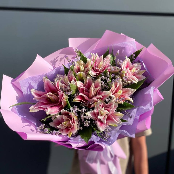 Букет пионовидных лилий №4 в Адлере