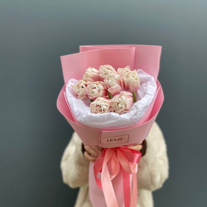 9 нежных тюльпанов в Адлере