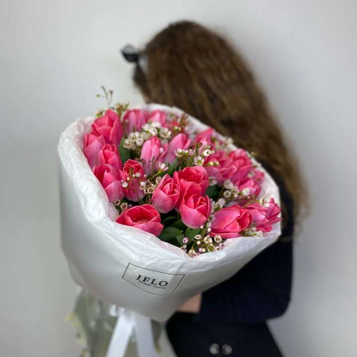 Дуо тюльпаны с хамелациумом с доставкой в Адлере