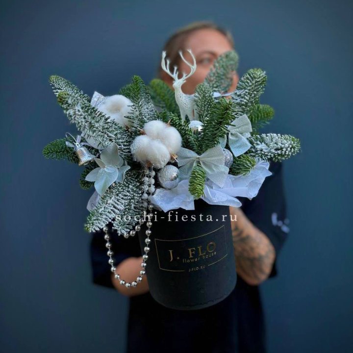 Композиция "Мери крисмас" в Адлере