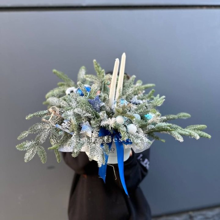 Новогодняя композиция в коробке  в Адлере