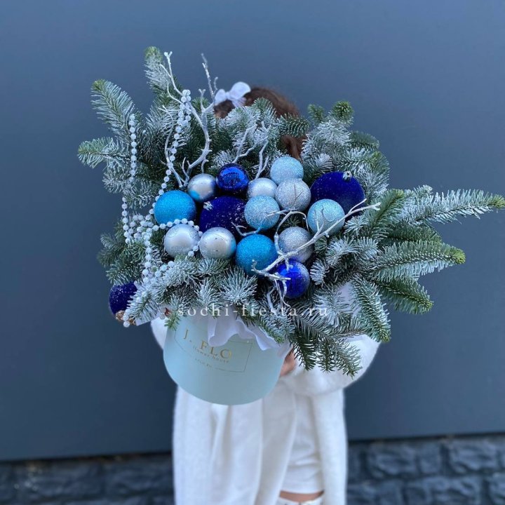 Композиция "Голубая бездна" в Адлере