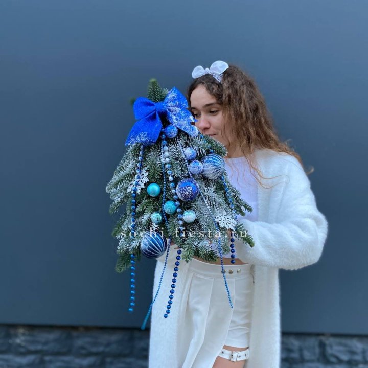 Новогодняя елочка "Блю" в Адлере