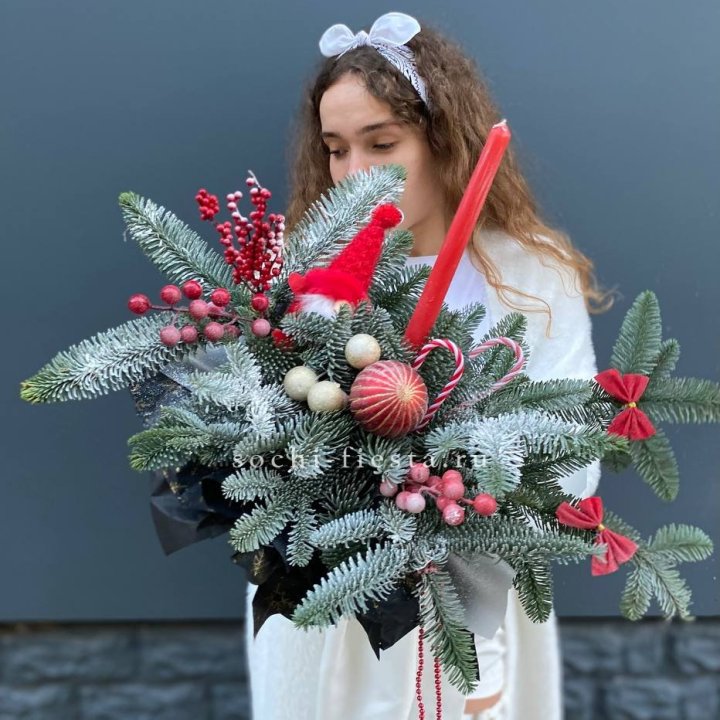 Композиция в бокале красная в Адлере