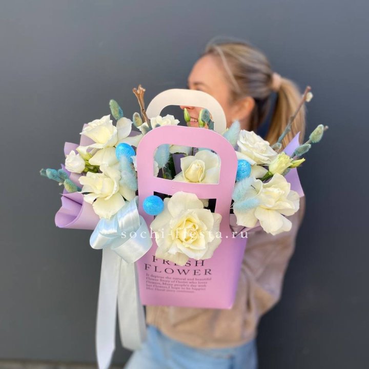 Цветочная сумочка "Пасхальная композиция" в Адлере