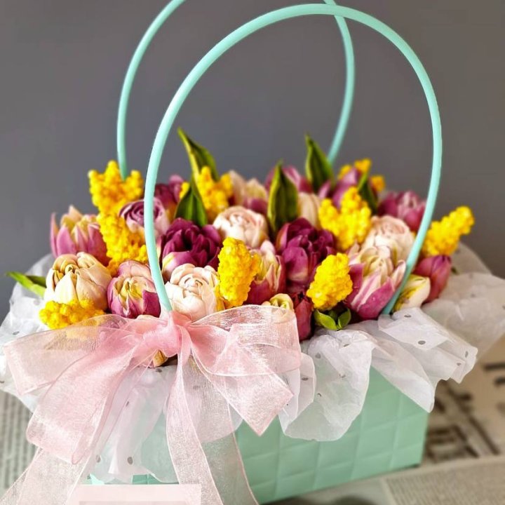 Тюльпаны в сумочке из зефира с доставкой в Адлере