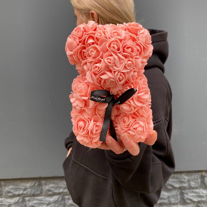 Медведь из вечных роз караловый в Адлере