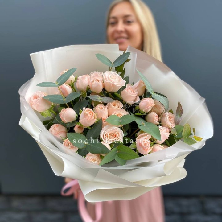 Букет кустовых роз "FRESH" в Адлере