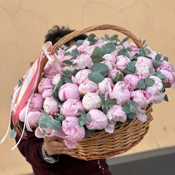 Корзина пионов "75" в Адлере