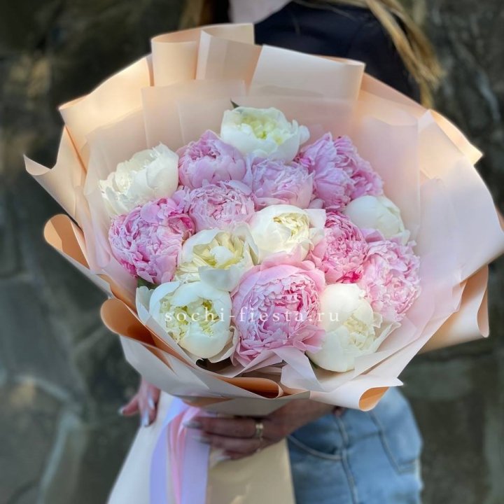 Букет 15 зефирных пионов в Адлере