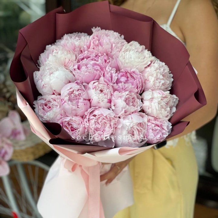 Букет 17 зефирных пионов в Адлере