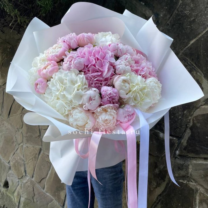 Букет "Пионы и Гортензии" в Адлере