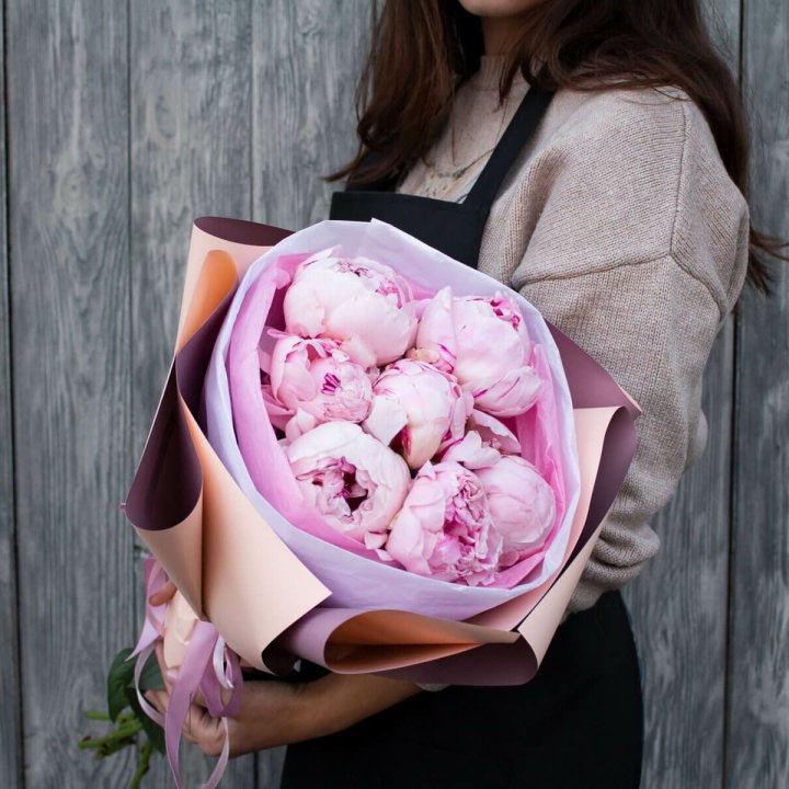 7 зефирных пионов в оформлении в Адлере