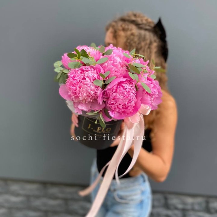 Дизайнерский цилиндр "Фломени" в Адлере