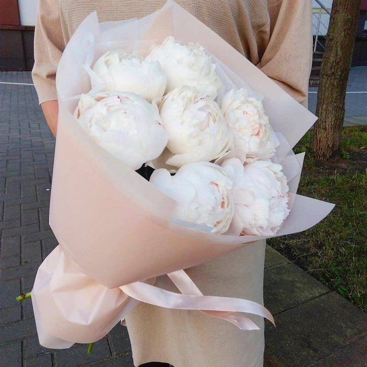 Букет белых пионов в Адлере