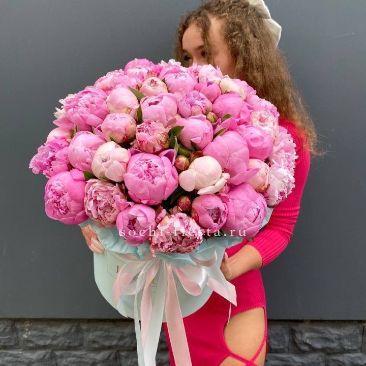 51 пион в цилиндре в Адлере