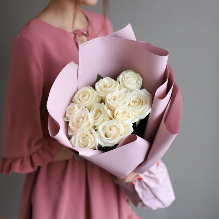 11 белых роз в Адлере