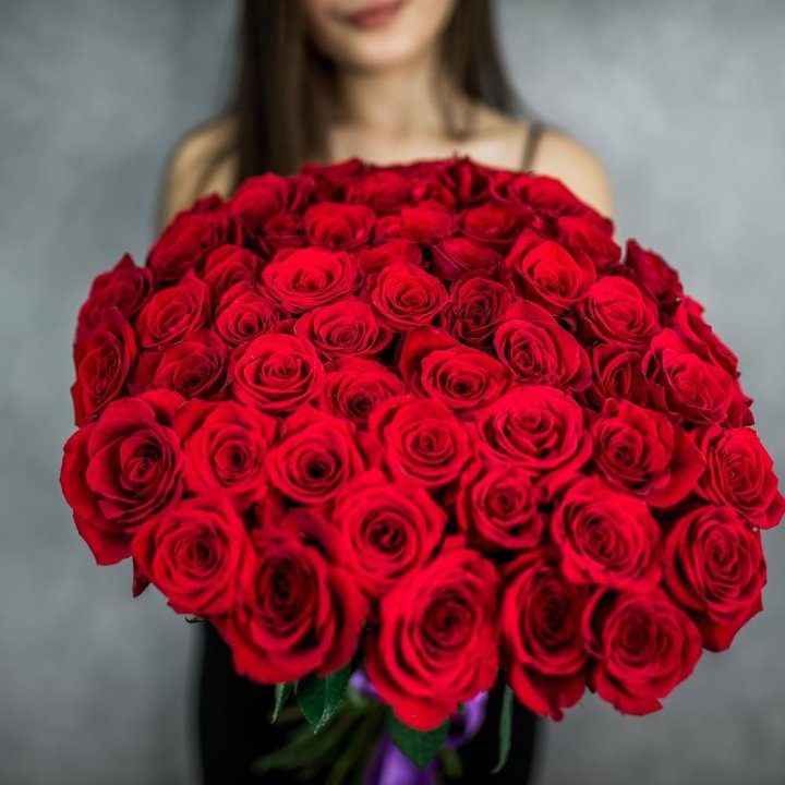 51 красная роза в Адлере