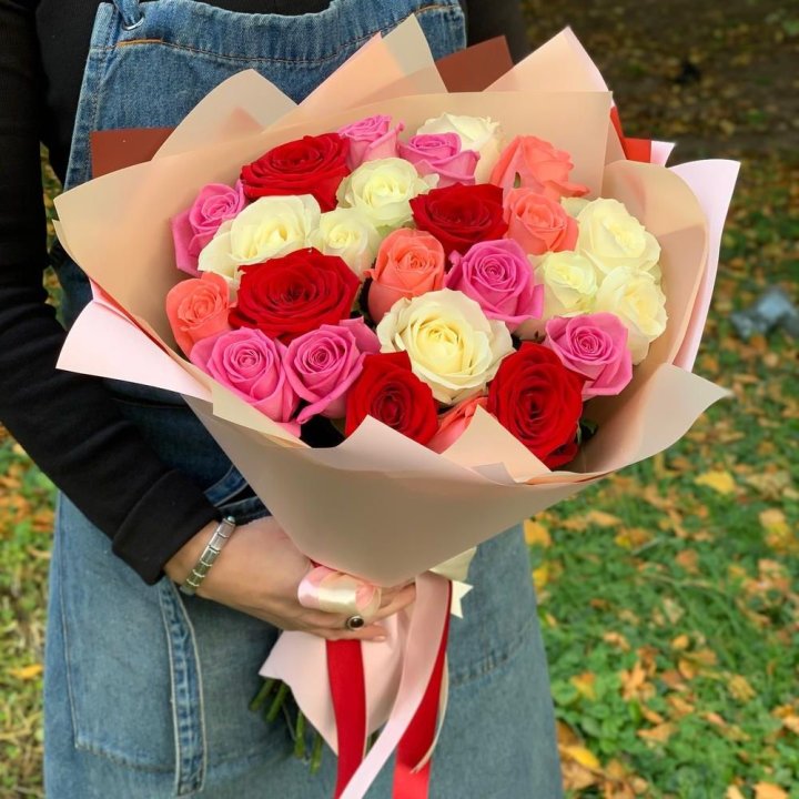 25 роз "Карусель" в Адлере