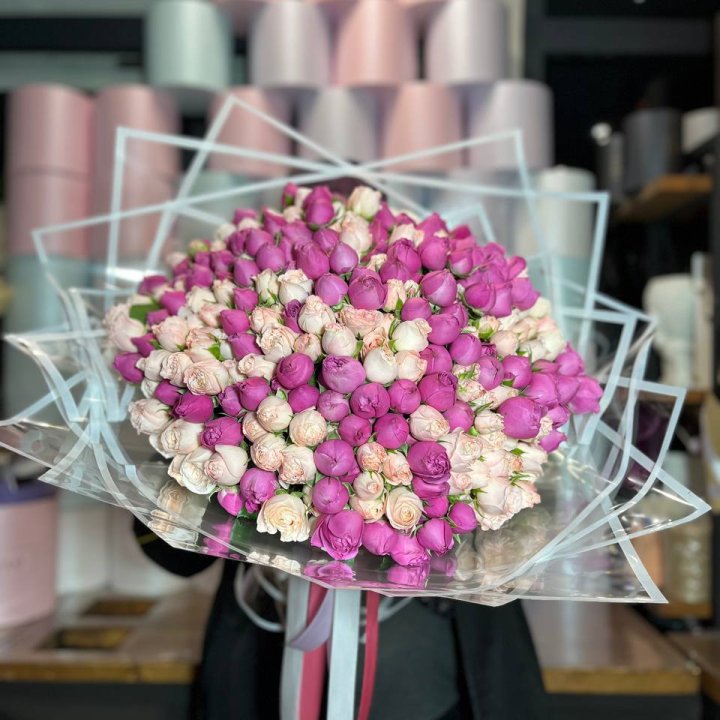 101 кустовая пионовидная роза в Адлере