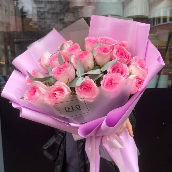  19 розовых роз в Адлере